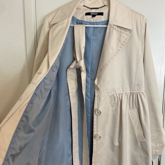 DKNY Women’s Coat - knee/thigh length, cream/natural color, size M - Picture 5 of 10